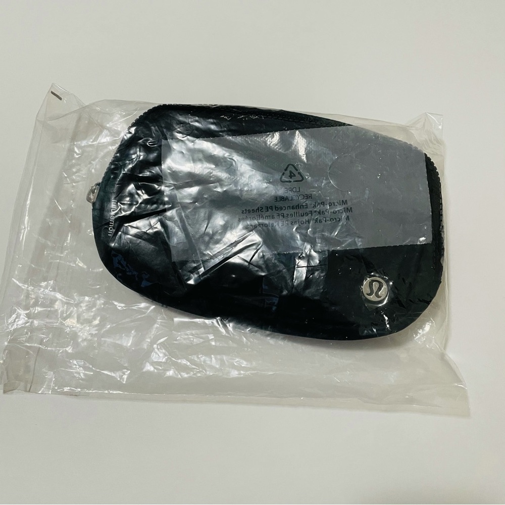 Lululemon Everywhere Belt Bag Black NEW With TAGS - Picture 10 of 12
